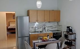 Cozy Kremasti Apartment